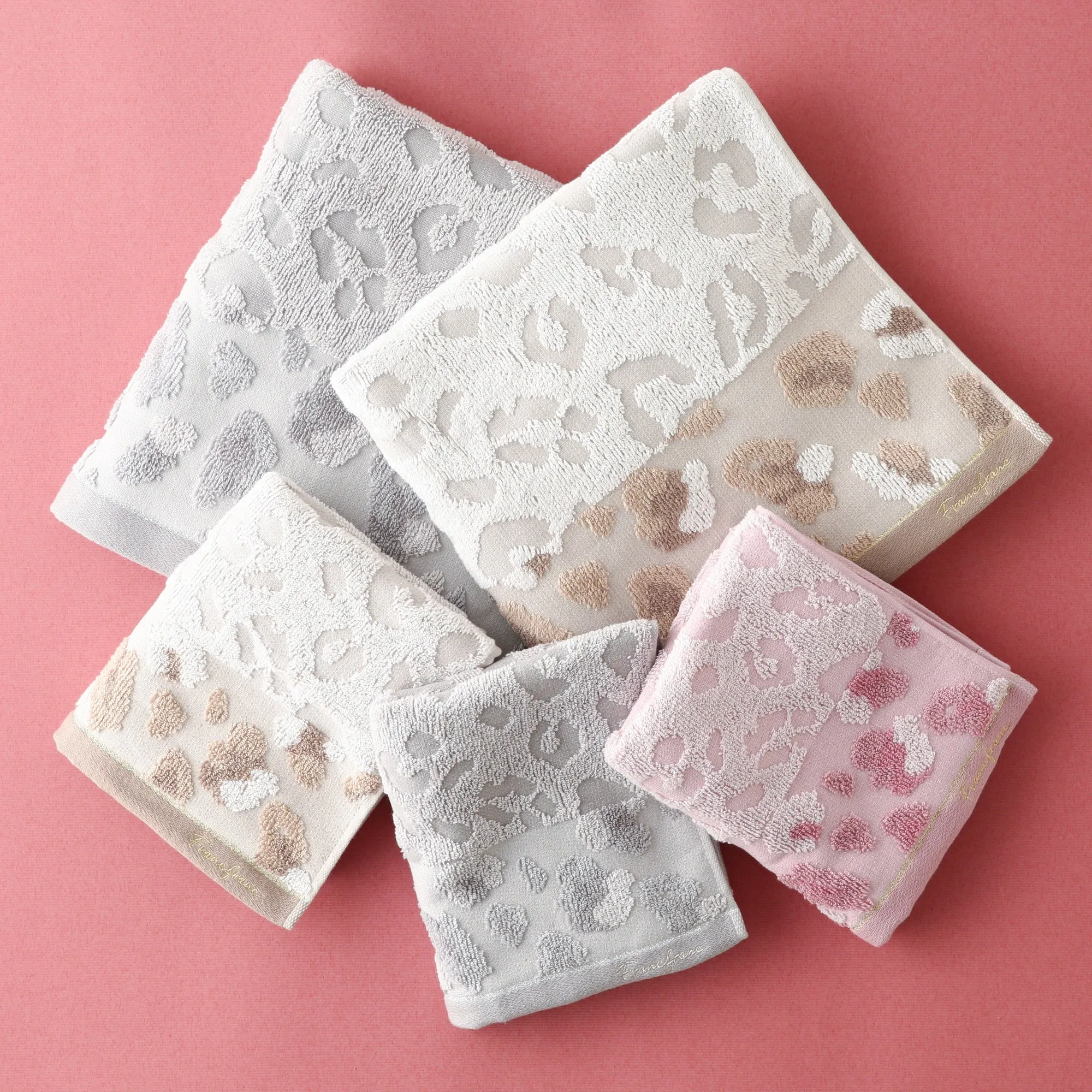 Antibacterial Deodorant Face Towel Leopard Beige