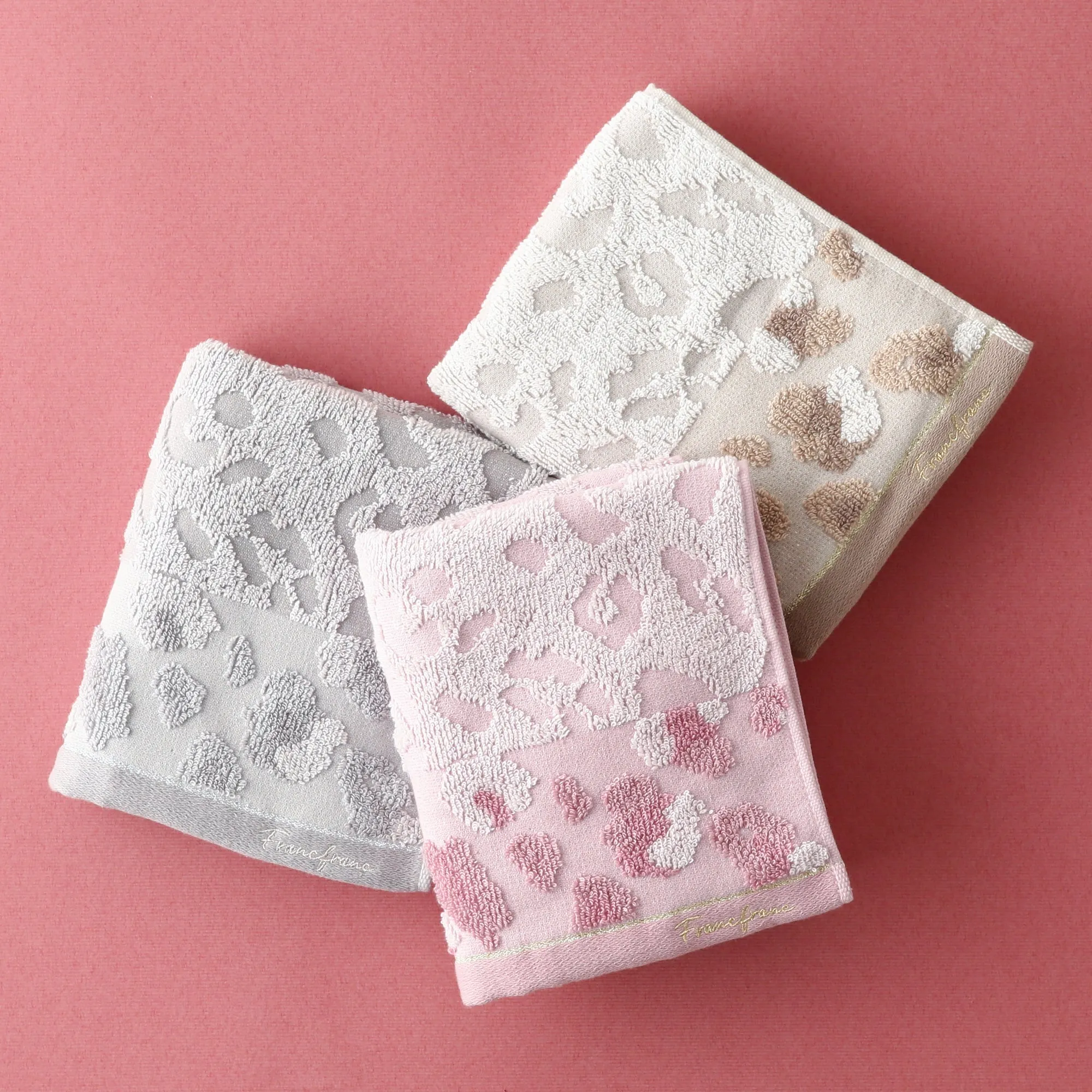 Antibacterial Deodorant Face Towel Leopard Beige