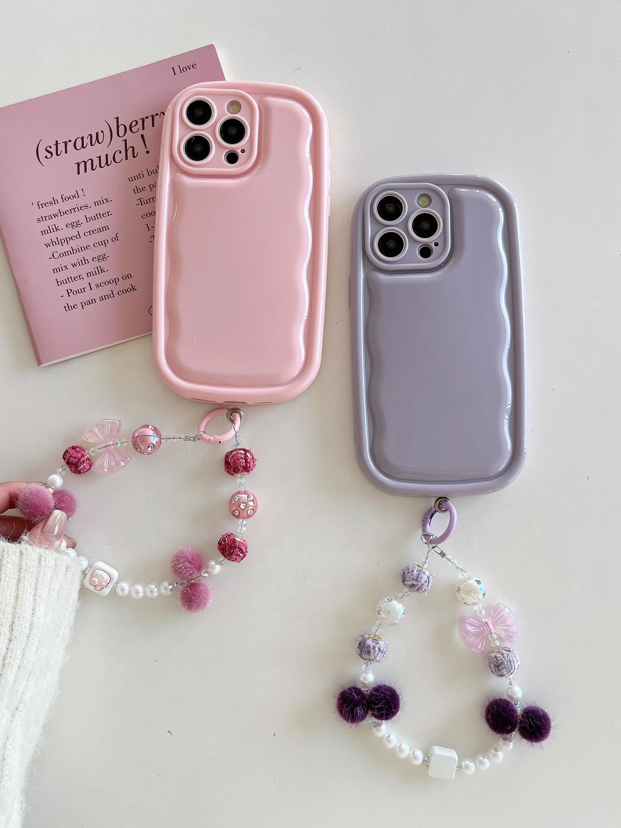 Designer Solid Color Wawy Customised Silicon Case for iPhone With Charm Bracelet