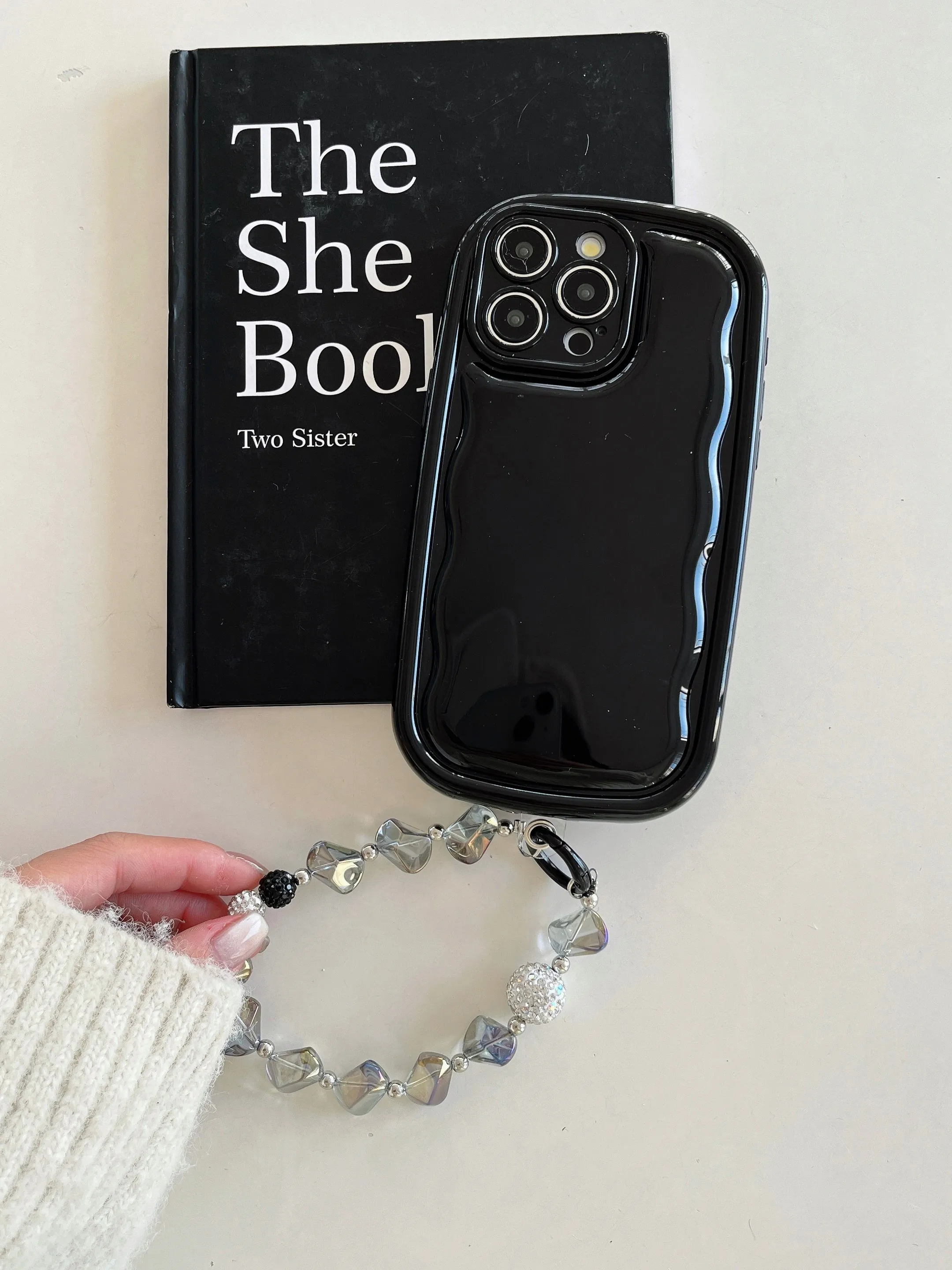 Designer Solid Color Wawy Customised Silicon Case for iPhone With Charm Bracelet