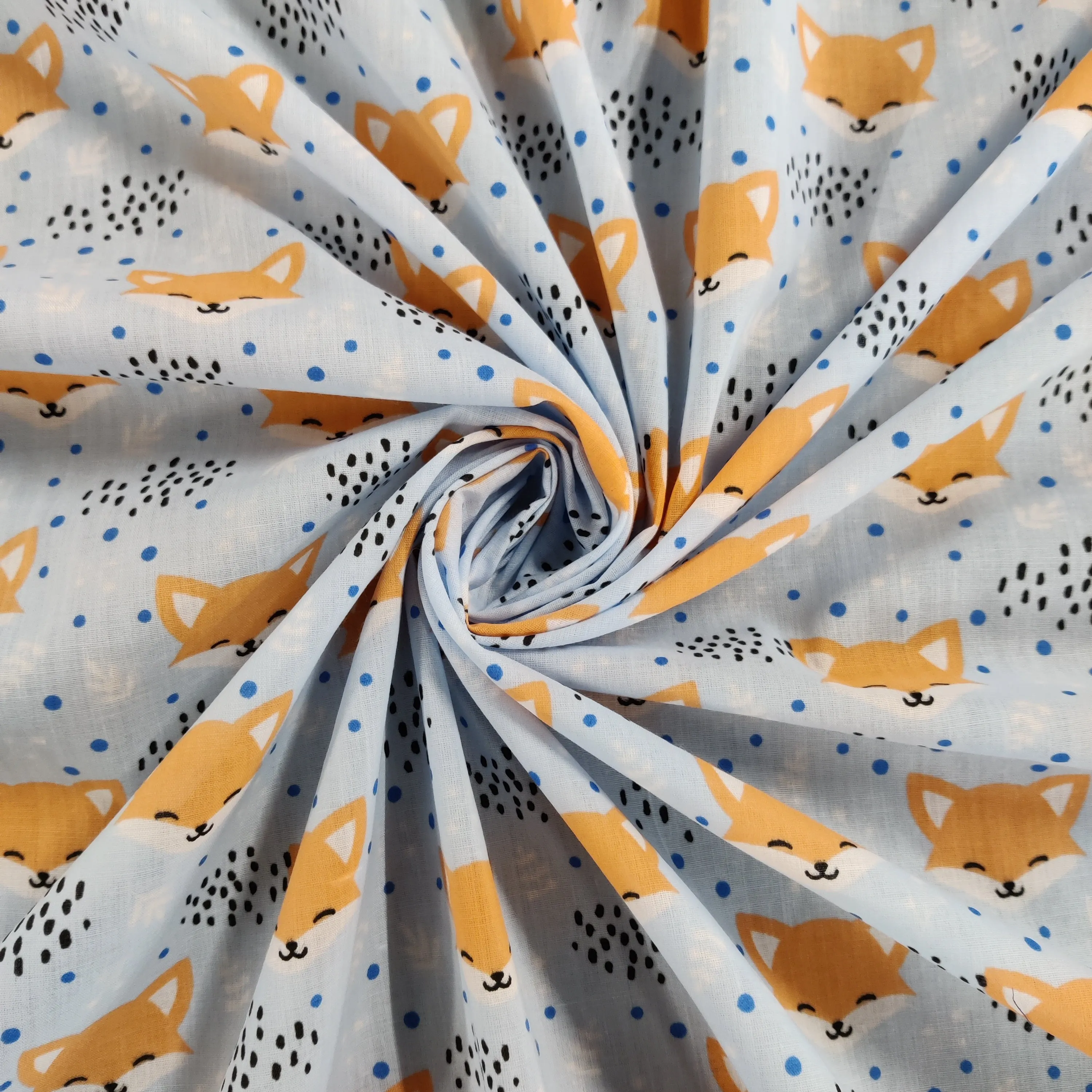 FS883_1 Blushing Foxes Polycotton