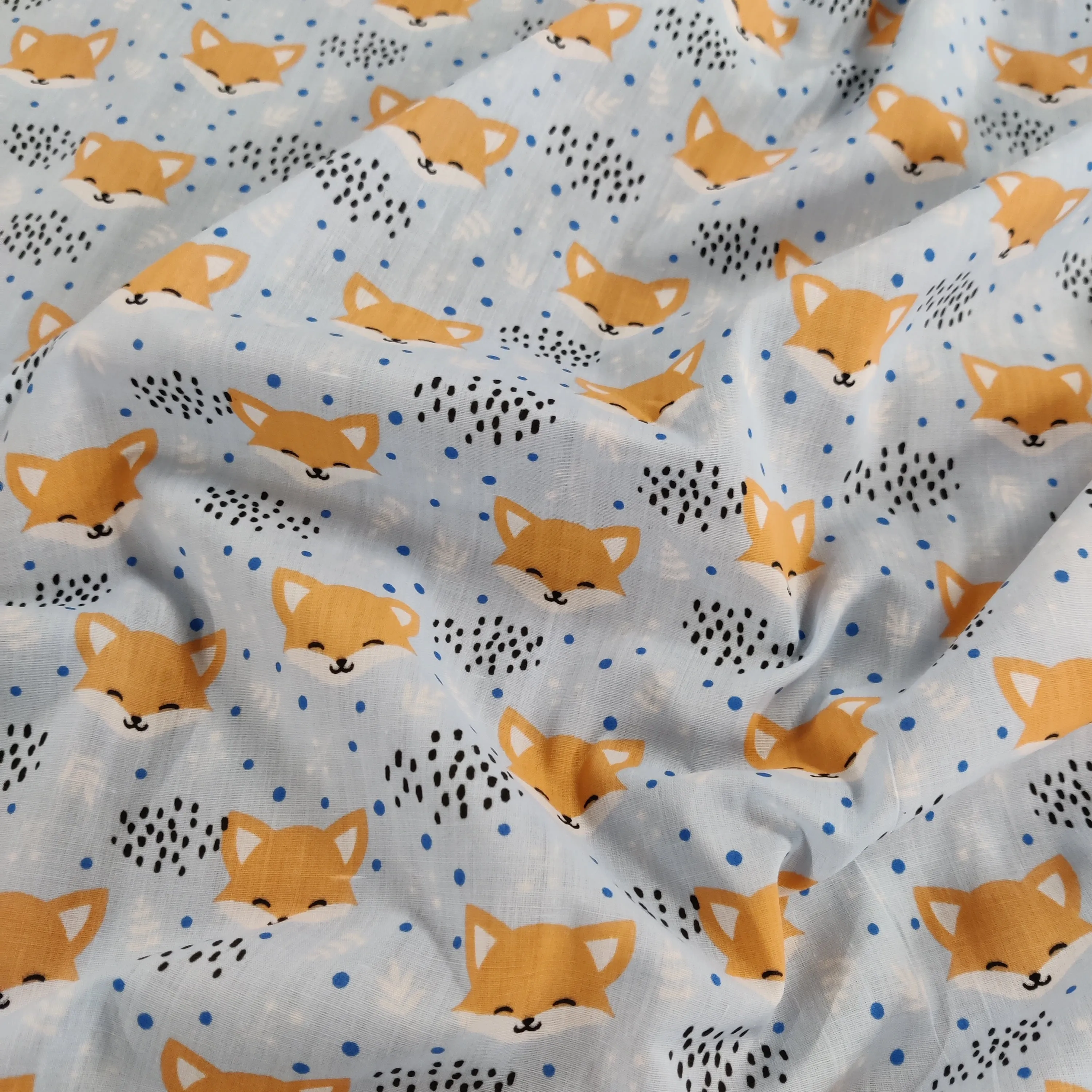 FS883_1 Blushing Foxes Polycotton