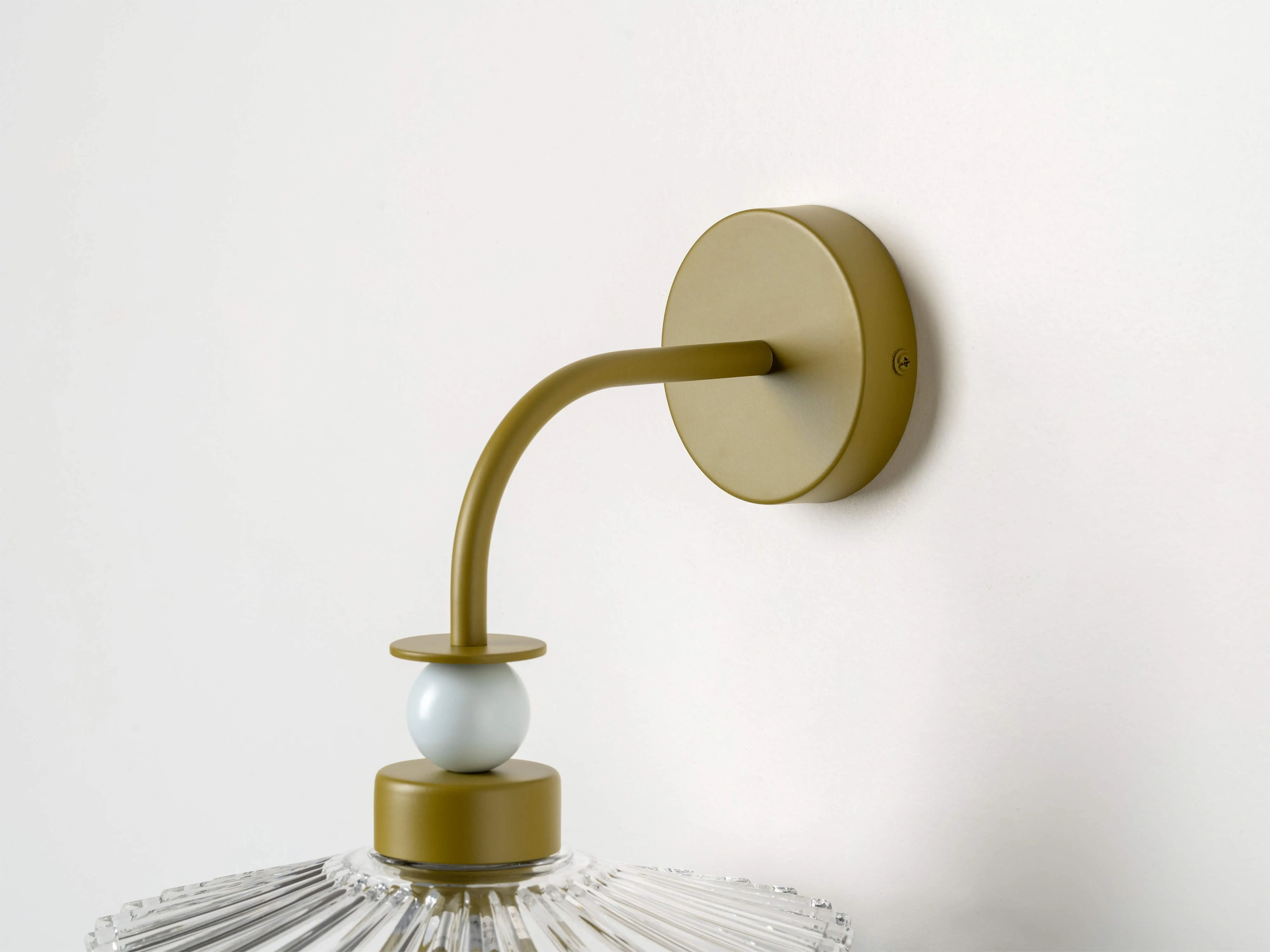 The Ribbed wall lamp