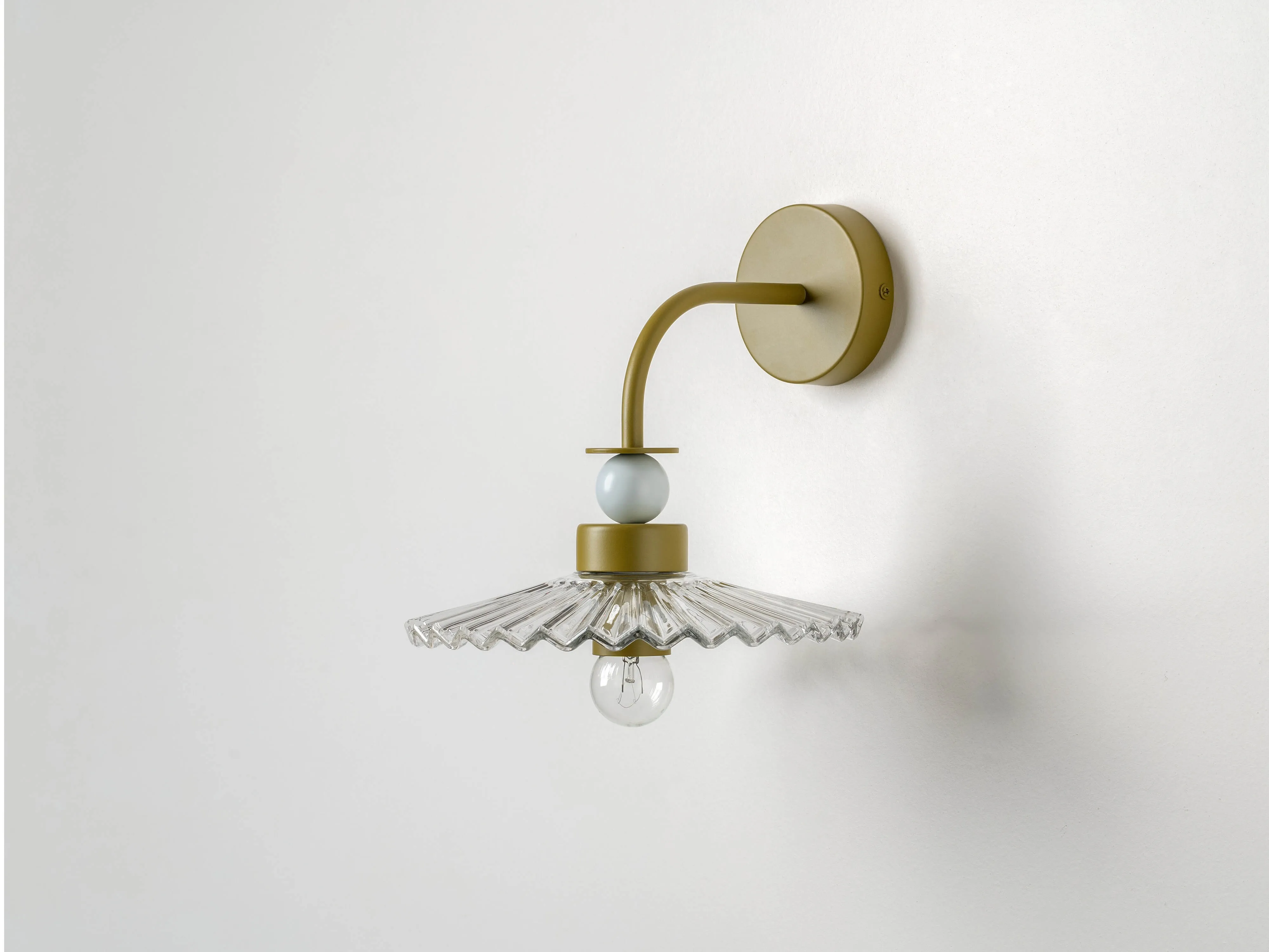 The Ribbed wall lamp